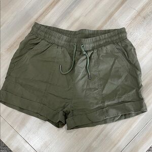 Universal Thread Olive Cargo Shorts